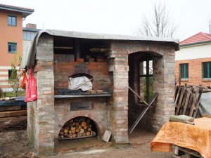 Rohbau mit Pizzaofen